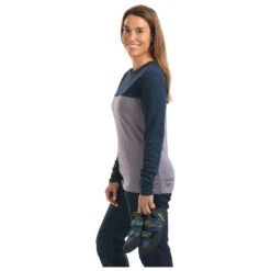 Stoic Women's Hemp30 ValenSt. L/S - Longsleeve 16 Stoic Women's Hemp30 ValenSt. L/S - Longsleeve -Stoic Shop stoic womens hemp30 valenst l s longsleeve detail 11