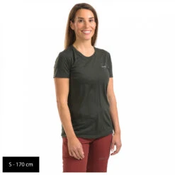 Stoic Women's Merino150 HeladagenSt. Artwork Slim - Merino Shirt 11 Stoic Women's Merino150 HeladagenSt. Artwork Slim - Merino Shirt -Stoic Shop stoic womens merino150 heladagenst artwork slim merino shirt detail 10