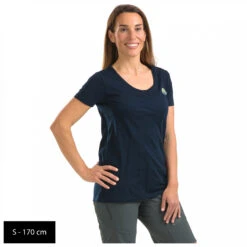 Stoic Women's Merino150 HeladagenSt. Mountain - Merino Shirt 11 Stoic Women's Merino150 HeladagenSt. Mountain - Merino Shirt -Stoic Shop stoic womens merino150 heladagenst mountain merino shirt detail 10