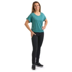 Stoic Women's Merino150 MMXX. T-Shirt Loose - Merino Shirt 10 Stoic Women's Merino150 MMXX. T-Shirt Loose - Merino Shirt -Stoic Shop stoic womens merino150 mmxx t shirt loose merino shirt detail 9