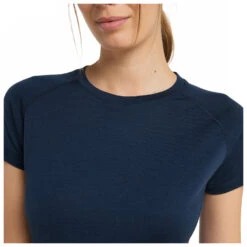 Stoic Women's Merino180 BjoernenSt. S/S - Merino Base Layer 18 Stoic Women's Merino180 BjoernenSt. S/S - Merino Base Layer -Stoic Shop stoic womens merino180 bjoernenst s s merino base layer detail 6