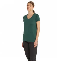 Stoic Women's Merino180 BjoernenSt. T-Shirt - Merino Base Layer 13 Stoic Women's Merino180 BjoernenSt. T-Shirt - Merino Base Layer -Stoic Shop stoic womens merino180 bjoernenst t shirt merino base layer detail 5