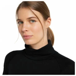 Stoic Women's Merino180 BjoernenSt. Turtle Neck - Merino Base Layer 18 Stoic Women's Merino180 BjoernenSt. Turtle Neck - Merino Base Layer -Stoic Shop stoic womens merino180 bjoernenst turtle neck merino base layer detail 6