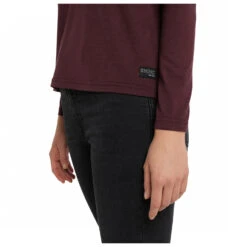 Stoic Women's Merino180 MMXX.Linköping L/S - Merino Shirt 15 Stoic Women's Merino180 MMXX.Linköping L/S - Merino Shirt -Stoic Shop stoic womens merino180 mmxxlinkoeping l s merino shirt detail 7