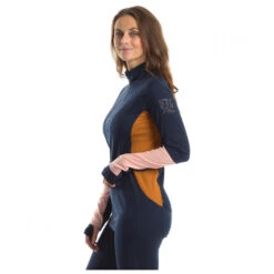 Stoic Women's MerinoMesh150 BensjonSt. II L/S Half Zip - Merino Base Layer 14 Stoic Women's MerinoMesh150 BensjonSt. II L/S Half Zip - Merino Base Layer -Stoic Shop stoic womens merinomesh150 bensjonst ii l s half zip merino base layer detail 11