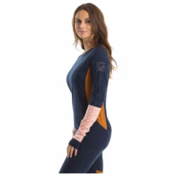 Stoic Women's MerinoMesh150 BensjonSt. II L/S - Merino Base Layer 14 Stoic Women's MerinoMesh150 BensjonSt. II L/S - Merino Base Layer -Stoic Shop stoic womens merinomesh150 bensjonst ii l s merino base layer detail 11